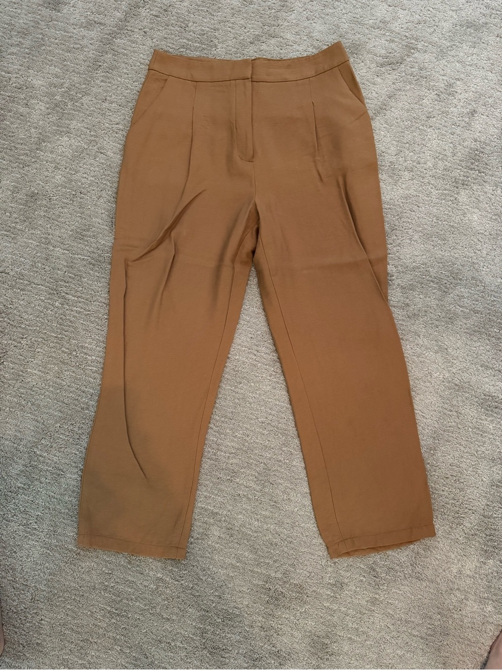 Leith Cropped Straight-Leg Pants in Brown